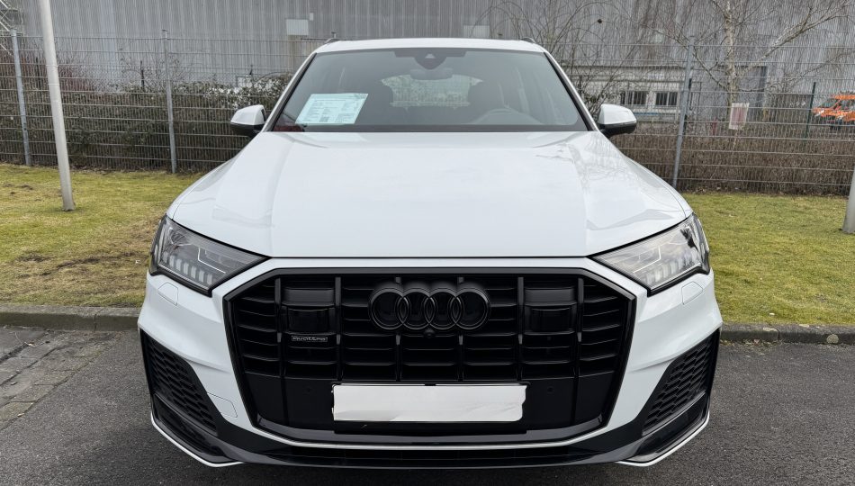 Audi Q7 55 TFSI в Германии на техническом осмотре от ersteauto.de